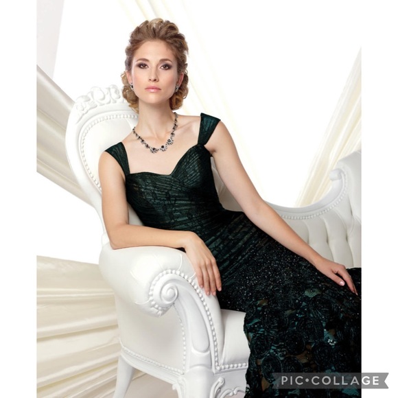 Ivonne D Rosette beaded, sleeveless long gown - Picture 3 of 12
